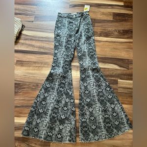 Free People just float on flare